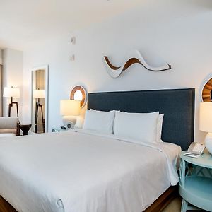 Zimmer mit Kingsize-Bett